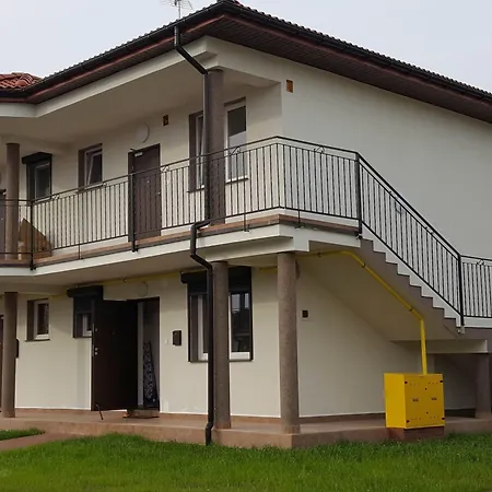 Z Ogrodkiem Mewa アパート ダルウォボ